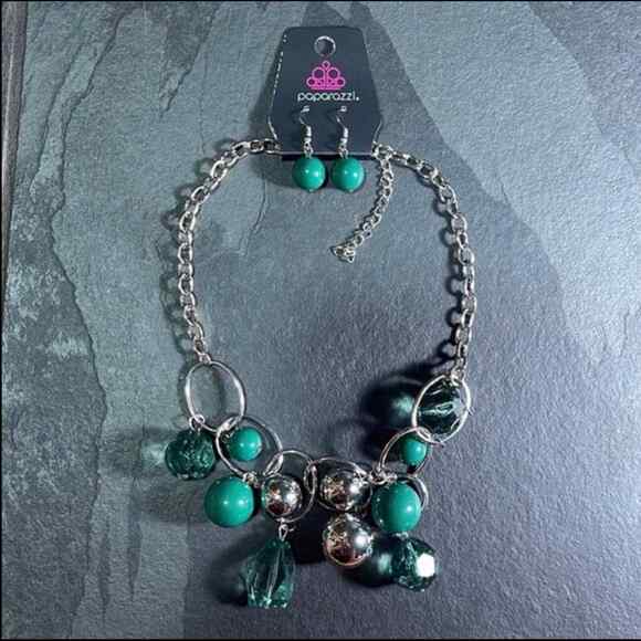 Necklace Earrings Set Sliver & Green Paparazzi Cosmic Getaway Set NEW - Picture 3 of 5